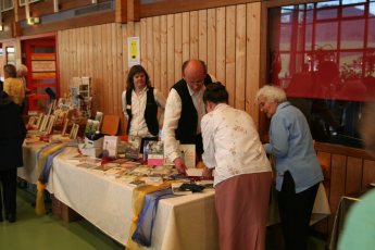 Büchertisch in Öfingen